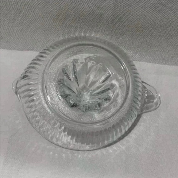 Vintage Citrus Glass Hand Juicer Ribbed Design with Small Handle & Pouring Spout - Picture 4 of 6